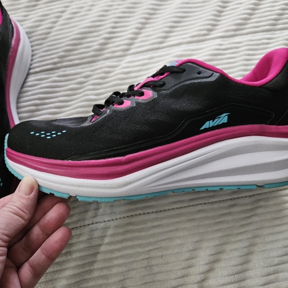 Avia Black and Pink Athletic Shoes with Modern Design Size 9 - Picture 4 of 10